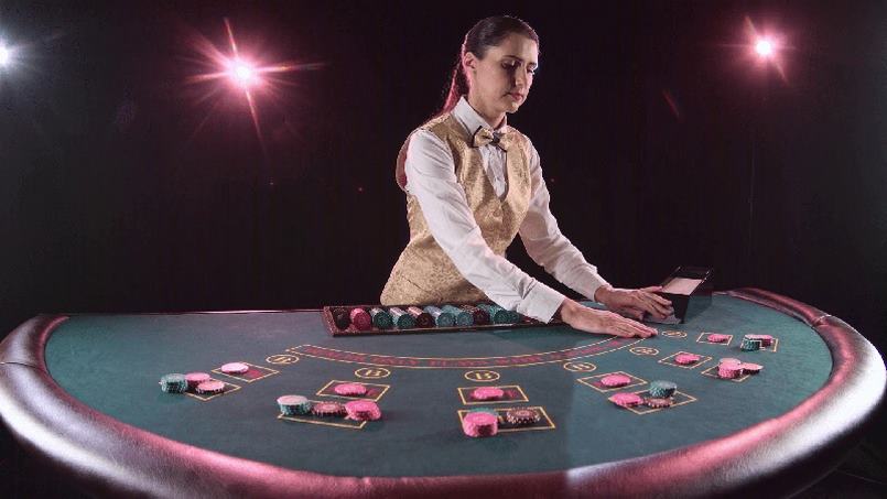 Thông tin giúp bạn giải đáp thắc mắc Dealer là gì?